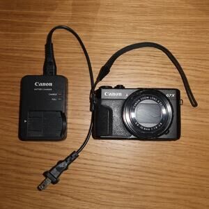 Canon G7x Powershot Mark II - Gently Used + Working Condition, Includes Charger!